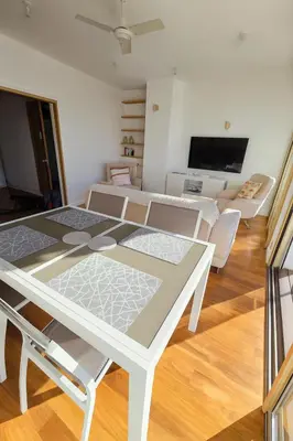 Télévision ou salle de divertissement dans l'établissement Sea View Prestige - T3, 6P, Terrasse & Vue Mer, PK