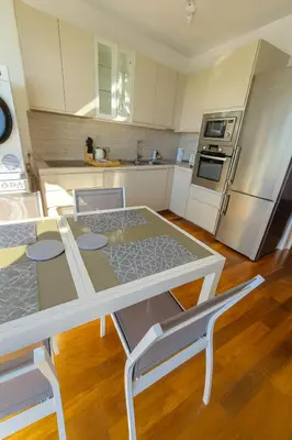 Cuisine ou kitchenette dans l'établissement Sea View Prestige - T3, 6P, Terrasse & Vue Mer, PK