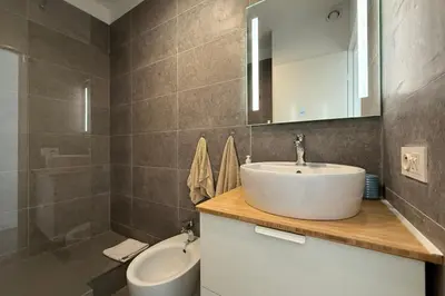 Salle de bains dans l'établissement 06DJ - Apartment with sea view for 4 people - terrace