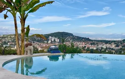 Vue générale sur la montagne ou vue sur la montagne depuis l'appartement