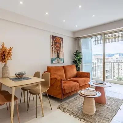 Renovated flat 250m from the beach - Town centre - 2BR 6p