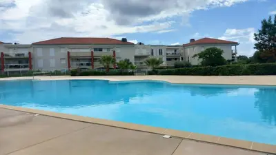 Piscine de l'établissement Juan Flore ou située à proximité