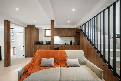 Cuisine ou kitchenette dans l'établissement Duplex Suite Old Town