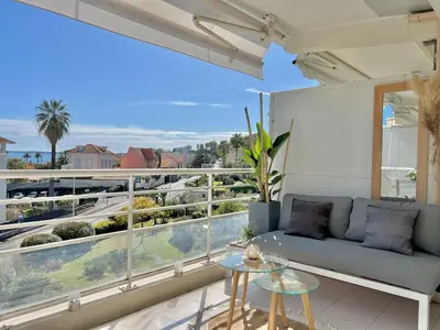 Balcon ou terrasse dans l'établissement Studio classé 3 étoiles vue mer - terrasse et plage