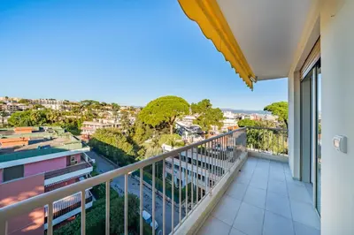 Balcon ou terrasse dans l'établissement 3 pièces en dernier étage - Vue mer et montagnes - Résidence de standing