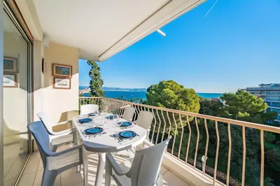 Balcon ou terrasse dans l'établissement 3 pièces en dernier étage - Vue mer et montagnes - Résidence de standing