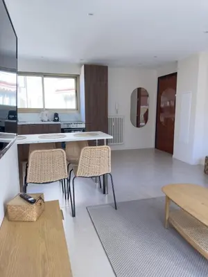Télévision ou salle de divertissement dans l'établissement 4-star suite close to Sea , Juan les Pins