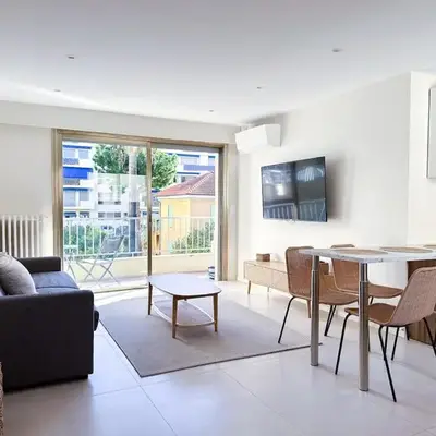 4-star suite close to Sea