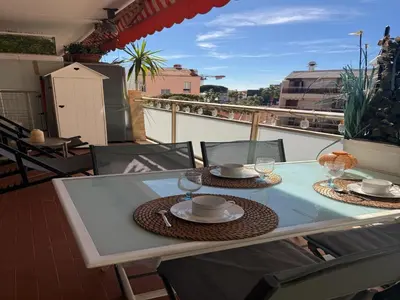 Balcon ou terrasse dans l'établissement Peaceful La Pinède apartment for couple