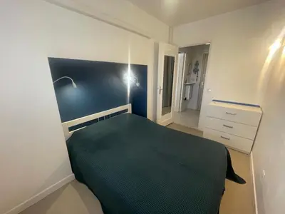 Un ou plusieurs lits dans un hébergement de l'établissement Peaceful La Pinède apartment for couple