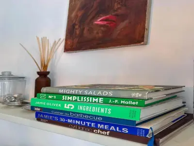 Bibliothèque dans l'appartement