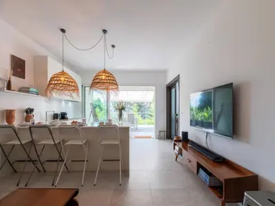 Télévision ou salle de divertissement dans l'établissement Luxury Apartment in Juan les Pins