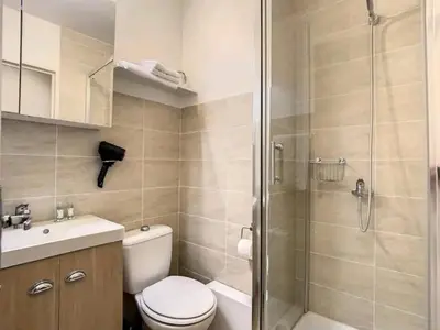 Salle de bains dans l'établissement Couple Stay by the French Riviera