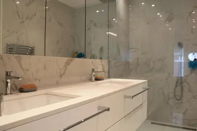 Salle de bains dans l'établissement Superbe 2 pièces - Première ligne Croisette