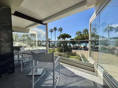 Balcon ou terrasse dans l'établissement Superbe 2 pièces - Première ligne Croisette