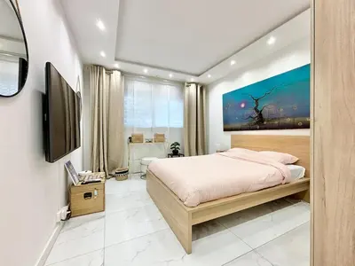 Télévision ou salle de divertissement dans l'établissement Cannes one bedroom apartment - 20LM1