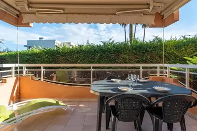 Balcon ou terrasse dans l'établissement Appartement élégant à Antibes - Welkeys