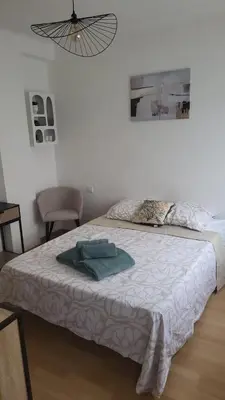 Un ou plusieurs lits dans un hébergement de l'établissement Escapade en plein cœur Antibes
