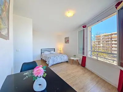 Un ou plusieurs lits dans un hébergement de l'établissement Superbe studio avec balcon vue mer - AC, Wifi, 2