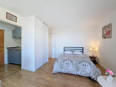 Un ou plusieurs lits dans un hébergement de l'établissement Superbe studio avec balcon vue mer - AC, Wifi, 2