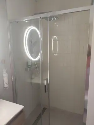 Salle de bains dans l'établissement Cannes centre superbe 3 pièces moderne 10 min à pied du Palais des festivals et croisette