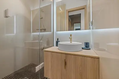 Salle de bains dans l'établissement REF 2032 Renovated apartment-Sea view -Ideal for conferences and vacations