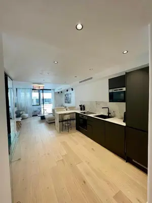 Cuisine ou kitchenette dans l'établissement T2 chic et moderne à deux pas de la Croisette