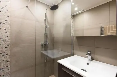 Salle de bains dans l'établissement Résidence 3p Traversant à 2 Min Des Plages, Parking Privé - 3P traversant à 2 min des plages, parking privé MAE-1583