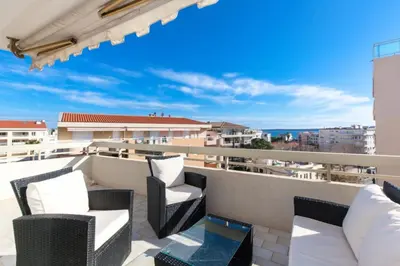 Balcon ou terrasse dans l'établissement Résidence 3p De Standing, Vue Mer Et Grande Terrasse - 3P de standing, vue mer et grande terrasse MAE-1613