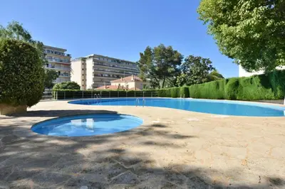 Piscine de l'établissement Résidence 3p Proche Centre Ville, Piscine Et Vue Mer - 3P proche centre ville, piscine et vue mer MAE-1673 ou située à proximité