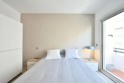 Un ou plusieurs lits dans un hébergement de l'établissement Résidence 3p En Plein Cœur De Cannes, à 2min De La Croisette - 3P en plein cœur de Cannes, à 2min de la Croisette MAE-1703