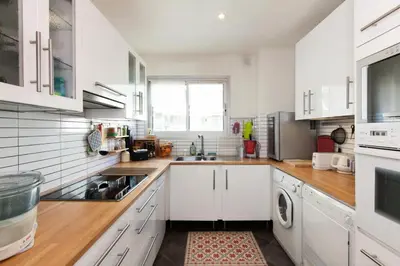 Cuisine ou kitchenette dans l'établissement Résidence 3 Pièces En Centre-ville, Proche Croisette&palais - 3 pièces en centre-ville, proche Croisette&Palais MAE-1833