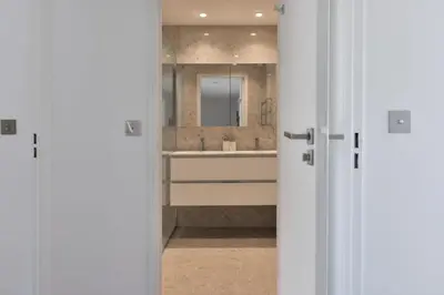 Salle de bains dans l'établissement Résidence 4 Pièces Refait à Neuf, 3 Min De La Croisette - 4 pièces refait à neuf, 3 min de la Croisette MAE-1893