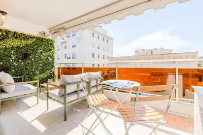 Balcon ou terrasse dans l'établissement Résidence 2p De Style Avec Terrasse, Plages Et Commerces à Pied - 2P de style avec terrasse, plages et commerces à pied MAE-1913
