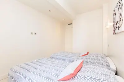Un ou plusieurs lits dans un hébergement de l'établissement Résidence 3p Moderne Et Cosy Aux Pieds De La Croisette ! - 3P moderne et cosy aux pieds de la Croisette ! MAE-2003