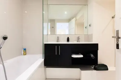Salle de bains dans l'établissement Résidence 3p Moderne Et Cosy Aux Pieds De La Croisette ! - 3P moderne et cosy aux pieds de la Croisette ! MAE-2003