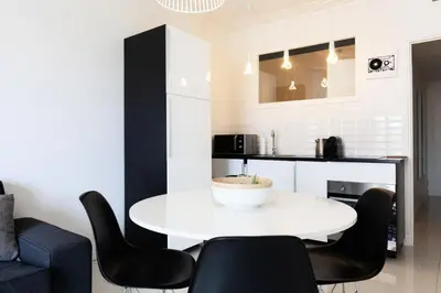 Cuisine ou kitchenette dans l'établissement Résidence 3p Moderne Et Cosy Aux Pieds De La Croisette ! - 3P moderne et cosy aux pieds de la Croisette ! MAE-2003
