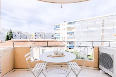 Balcon ou terrasse dans l'établissement Résidence 3p De Style Avec Balcon à 3 Min De La Croisette - 3P de style avec balcon à 3 min de la Croisette MAE-2013