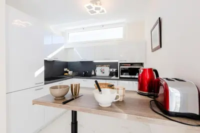 Cuisine ou kitchenette dans l'établissement Résidence 2p De Style Avec Terrasse, Domaine Privé Palm Beach - 2P de style avec terrasse, domaine privé Palm Beach MAE-2053