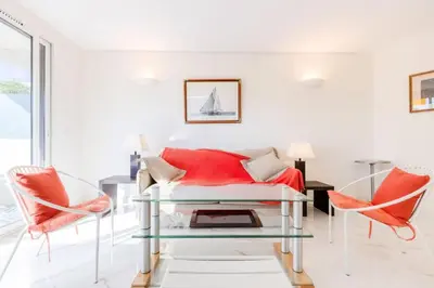 Coin salon dans l'établissement Résidence 2p De Style Avec Terrasse, Domaine Privé Palm Beach - 2P de style avec terrasse, domaine privé Palm Beach MAE-2053