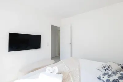 Télévision ou salle de divertissement dans l'établissement Résidence 3p De Style à Deux Pas De La Croisette & Commerces - 3P de style à deux pas de la Croisette & commerces MAE-2103