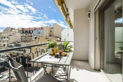 Balcon ou terrasse dans l'établissement Résidence Centre Ville De Cannes, 2p Moderne Avec Terrasse - Centre ville de Cannes, 2P moderne avec terrasse MAE-2133