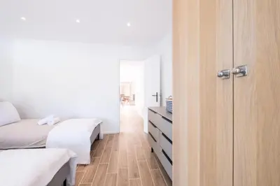Un ou plusieurs lits dans un hébergement de l'établissement Résidence 3p Avec Jardin Près De La Croisette - 3p avec jardin près de la Croisette MAE-2173