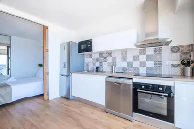 Cuisine ou kitchenette dans l'établissement Résidence Rare ! 3p En Front De Mer - RARE ! 3P en front de mer MAE-2213