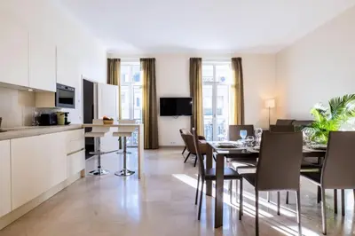Cuisine ou kitchenette dans l'établissement Résidence 3 Pièces Rue D’antibes à Deux Pas Du Palais Des Festivals - 3 pièces rue d’Antibes à deux pas du Palais des festivals MAE-2263