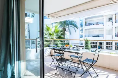 Balcon ou terrasse dans l'établissement Résidence 2p Avec Piscine Au Palm Beach - 2P avec piscine au Palm Beach MAE-2313