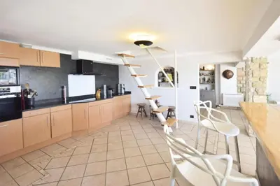 Cuisine ou kitchenette dans l'établissement Résidence Maison Avec, Piscine & Vue Mer - Antibes - Maison avec, piscine & vue mer - Antibes MAE-2393