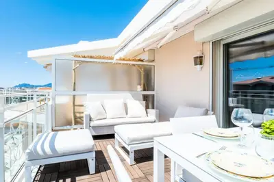 Balcon ou terrasse dans l'établissement Résidence 3p De Standing, Piscine, Vue Mer, à 2 Pas Des Plages - 3P de standing, piscine, vue mer, à 2 pas des plages MAE-2423