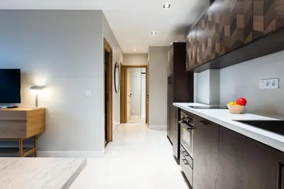 Cuisine ou kitchenette dans l'établissement Résidence 3p Centre-ville Avec Jardin, 1min De La Croisette - 3P centre-ville avec jardin, 1min de la Croisette MAE-2443