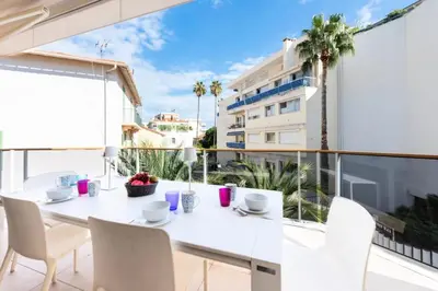 Balcon ou terrasse dans l'établissement Résidence 3p Piscine, Parking Et Plages à 100m - 3P piscine, parking et plages à 100m MAE-2763